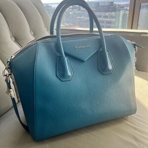 Givenchy Medium Antigona Bag – Grained Leather (Teal/Blue)